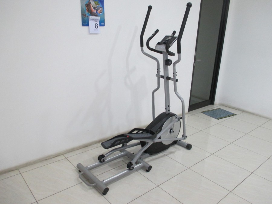 TOTAL GYM - New Alat Kesehatan Olahraga Fitness Sepeda Big Elliptical Bike Crosstrainer Magnetic TL 388 E - Image 9