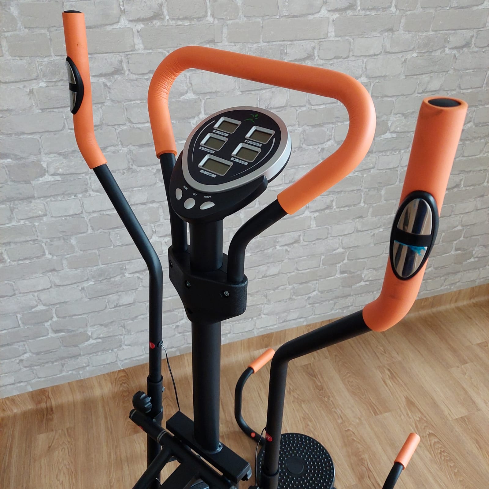 FC - New Alat Olahraga Gym Fitness Sepeda Elliptical Fitclass FC 4900 S Orbitrack Static Bike - Image 4